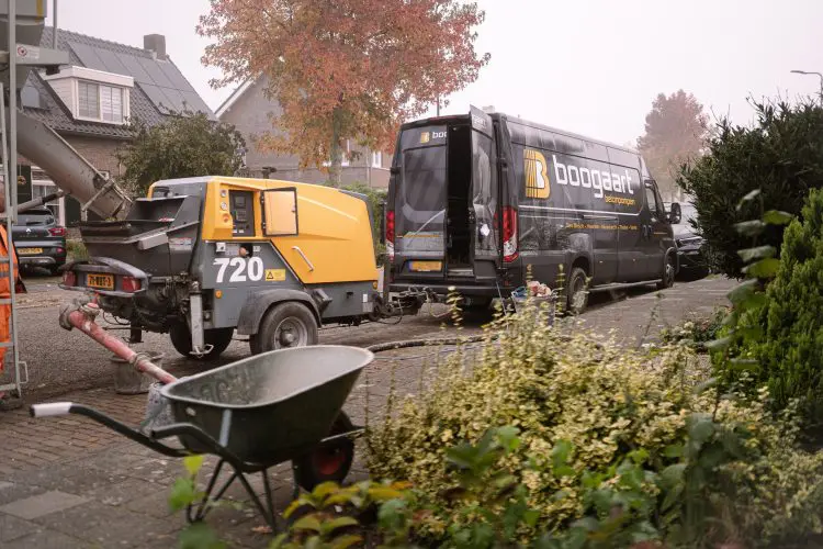 Boogaart betonpomp op locatie